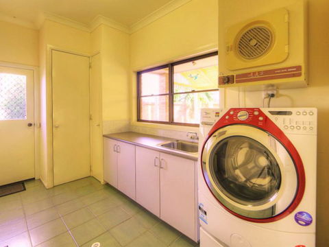 Belle Vue Beach House By Discover Stradbroke - Tourism Brisbane 24