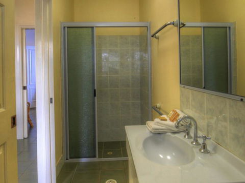 Belle Vue Beach House By Discover Stradbroke - Tourism Brisbane 18