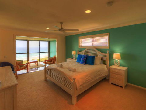 Belle Vue Beach House By Discover Stradbroke - Tourism Brisbane 8