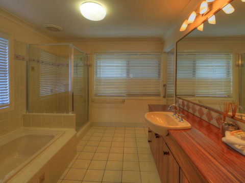 Belle Vue Beach House By Discover Stradbroke - Tourism Brisbane 9