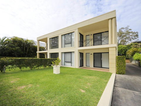 'Bagnall Views' 2/161 Government Rd - Stylish & Modern Duplex Across The Road To The Waters Edge - Tourism Brisbane 0