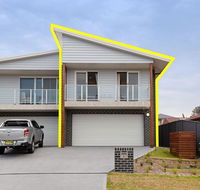 'Birubi Breezes' 2/7 Fitzroy St - Large Duplex with Air Conditioning WIFI  only 5 minute walk to the beach - Tourism Brisbane