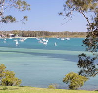 'Corlette Waterfront' 2/44 Danalene Parade - Waterfront Luxury WIFI Aircon Boat Parking - Tourism Brisbane
