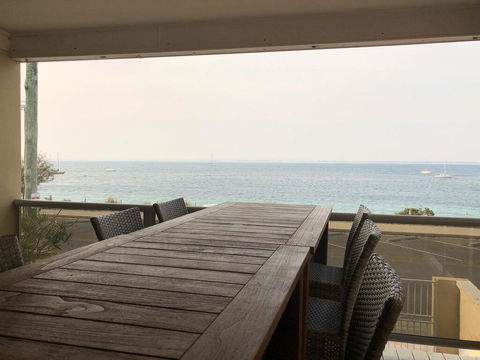 'Mooring Two Upstairs', 23 Shoal Bay Rd - Stunning Views, WIFI, Air Conditioning And Boat Parking - Tourism Brisbane 1
