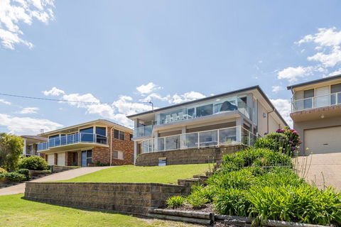 'Salt & Light' Mollymook - Tourism Brisbane 1