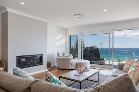 'Salt & Light' Mollymook - Tourism Brisbane 3