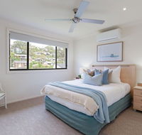 'Sandy Point Haven' 21a Sandy Point Rd - Stylish Haven with WIFI Air conditioning  Water views - Tourism Brisbane