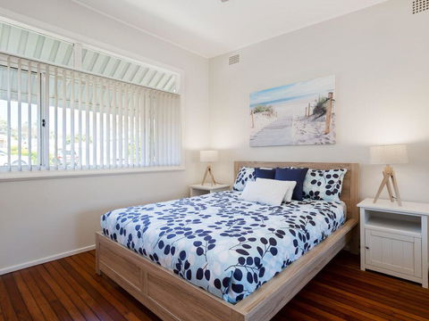 'Shoalz', 28 Rigney Street - Renovated Pet Friendly Cottage & Boat Parking - Tourism Brisbane 1