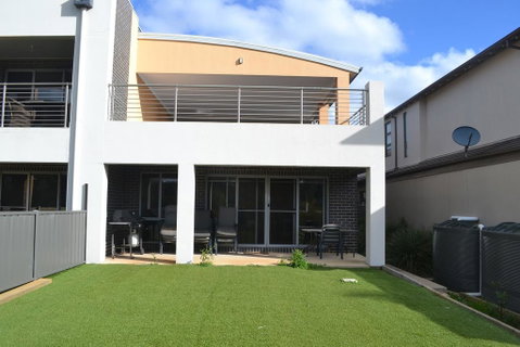 'The Anchorage By The Lake' - Brisbane Tourism 1