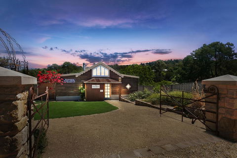 'The Coach House' At Lochiel - Brisbane Tourism 0