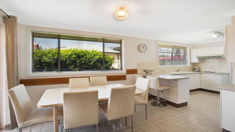 'The Hideaway' At Shoal Bay - Tourism Brisbane 1