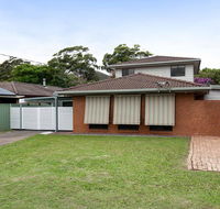 'Willows At The Bay' 111 Horace St - Large House with Aircon WIFI and Boat Parking. - Tourism Brisbane