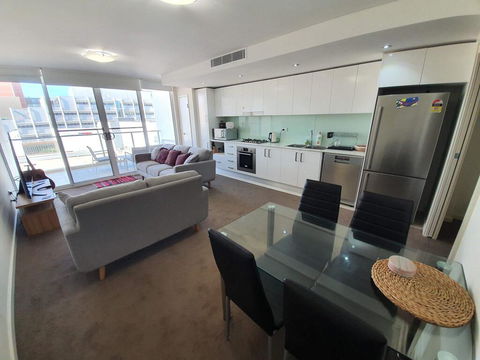 (just Listed) Bolton St 1br 350m Walk To Newcastle Beach +++ Wifi End Eand - Tourism Brisbane 0