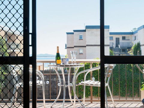 1 'BAHIA', 47 RONALD AVE - GREAT LOCATION WITH FILTERED WATER VIEWS - Tourism Brisbane 0