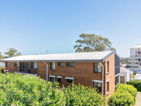 1 'BAHIA', 47 RONALD AVE - GREAT LOCATION WITH FILTERED WATER VIEWS - Tourism Brisbane 1