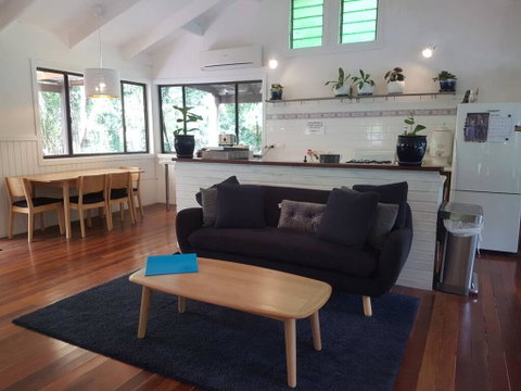 1 Bedroom Home Surrounded By Nature - Brisbane Tourism 1