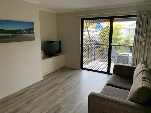 1 Bedroom Unit In 4 Star Tropical Resort In Noosaville - Tourism Brisbane 3