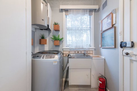 1 Private Double Room In Carramar 1 Minute Walk To Station - SHAREHOUSE - Tourism Brisbane 3