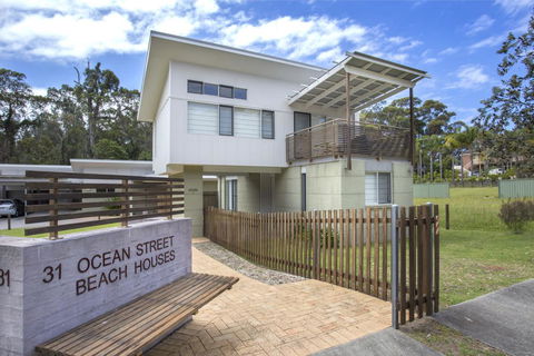 1/31 Ocean Street - A Relaxing Coastal Retreat - Tourism Brisbane 0