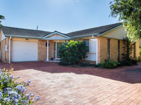 1/4 Huntly Close - Brisbane Tourism 0