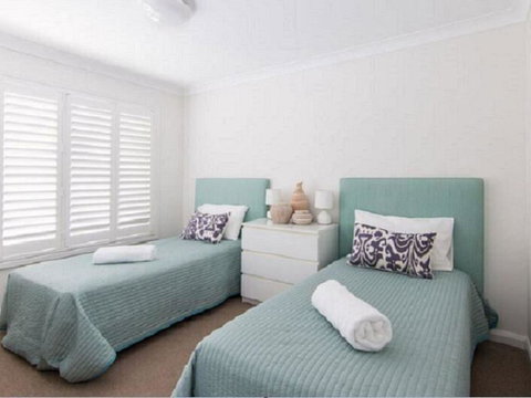 12 Cliff Road - Brisbane Tourism 2