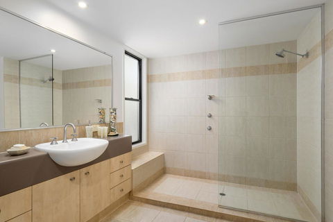 12 Naiad Court- Pool, Sleeps 8, Close To Beach - Tourism Brisbane 2