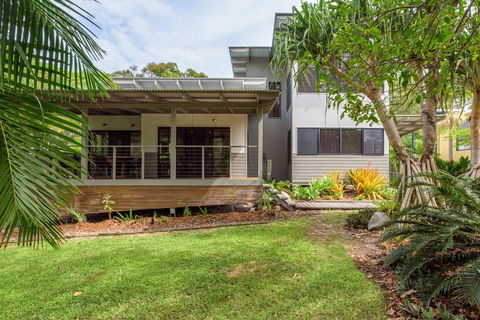 12 Naiad Court- Pool, Sleeps 8, Close To Beach - Tourism Brisbane 1