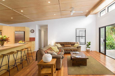 12 Naiad Court- Pool, Sleeps 8, Close To Beach - Tourism Brisbane 3