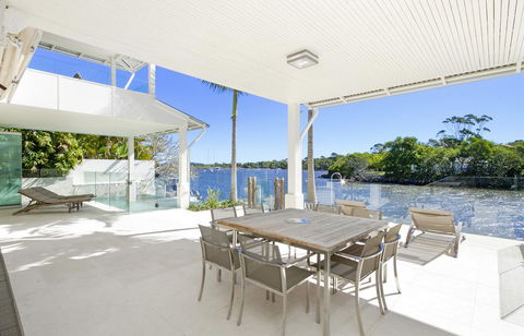 12 Noosa Parade - Tourism Brisbane 2