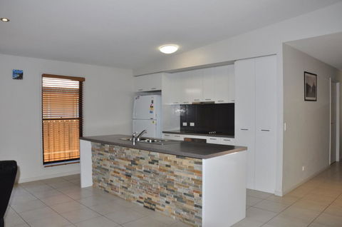 12 Satinwood Drive - Family Home With Swimming Pool Located In Natural Bushland And Close To Beach - Tourism Brisbane 3