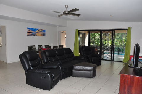 12 Satinwood Drive - Family Home With Swimming Pool Located In Natural Bushland And Close To Beach - Tourism Brisbane 1