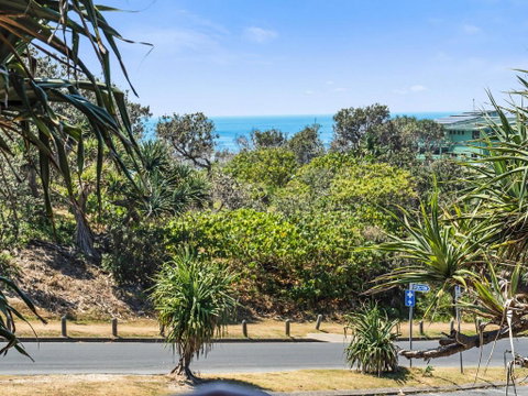 16 Pt Lookout Beach Resort - Tourism Brisbane 0