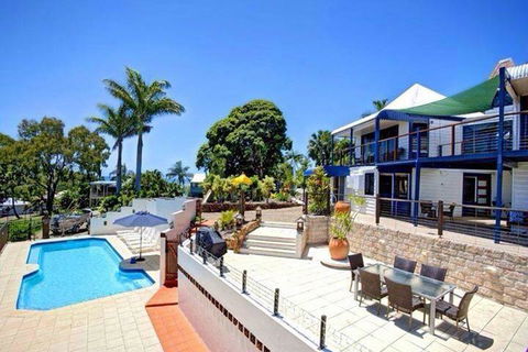 1770 Sovereign Lodge Retreat - Tourism Brisbane 0