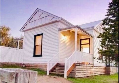 1880s Kananook Boutique Historic Luxury Apartment FSC Private Villa Bairnsdale - Tourism Brisbane 1