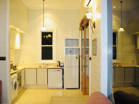 1880s Kananook Boutique Historic Luxury Apartment FSC Private Villa Bairnsdale - Tourism Brisbane 2