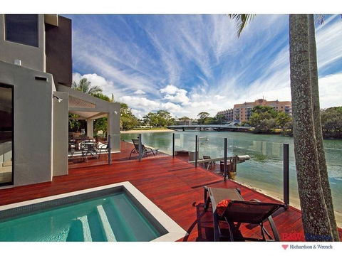 19 Witta Circle - Tourism Brisbane 1