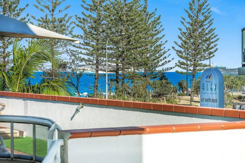 2 Bedroom Alex Unit - Ocean, Pool And Park Views - Tourism Brisbane 3