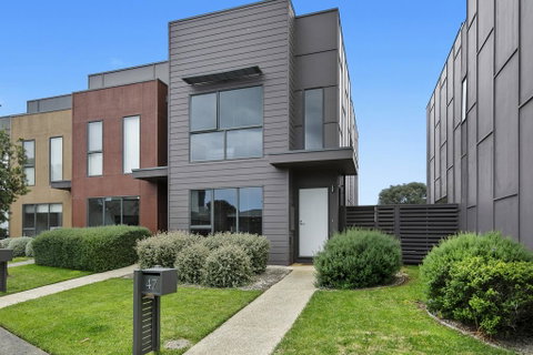 2 Bedroom Townhouse - Family & Corporate Bookings Only - Brisbane Tourism 3