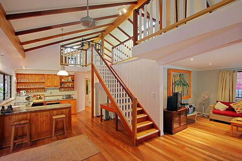 2 Manfred Street, Belongil Beach - Susie's Beach House - Tourism Brisbane 0