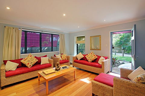 2 Manfred Street, Belongil Beach - Susie's Beach House - Tourism Brisbane 2