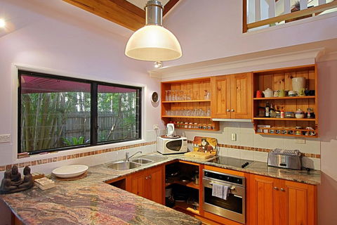 2 Manfred Street, Belongil Beach - Susie's Beach House - Tourism Brisbane 3