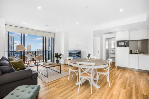 2-Bed Beach Apartment With Pool, Parking And Balcony - Tourism Brisbane 0