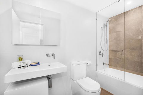 2-Bed Beach Apartment With Pool, Parking And Balcony - Tourism Brisbane 3