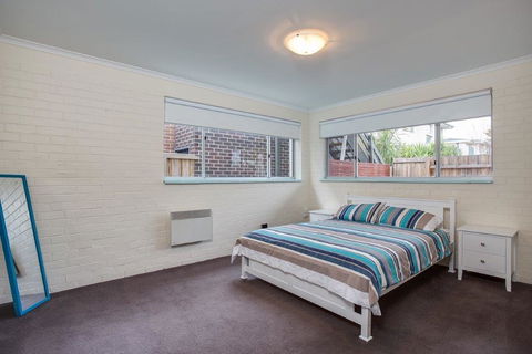 250 Metres To The Beach And Coastal Track. - Tourism Brisbane 2