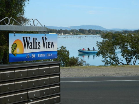 26 Wallis View - Opposite The Lake - 3 Bedroom Apartment - Sleeps 8 - Brisbane Tourism 0