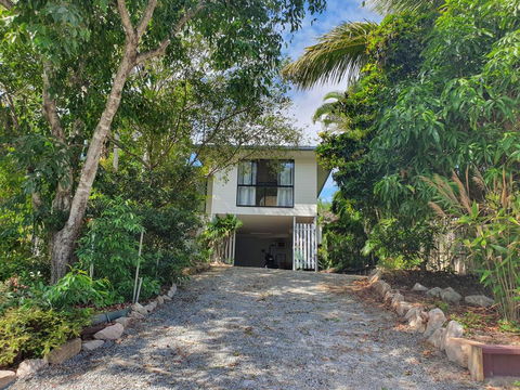 27 Bomburra Court - Rainbow Beach, Spacious, Comfortable, Large Deck, Private - Tourism Brisbane 2