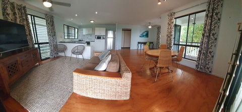 27 Bomburra Court - Rainbow Beach, Spacious, Comfortable, Large Deck, Private - Tourism Brisbane 1