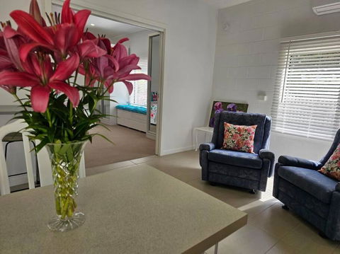 Blossom Cottage - Cosy Retreat - Tourism Brisbane 0