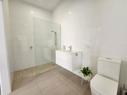 Blossom Cottage - Cosy Retreat - Tourism Brisbane 3