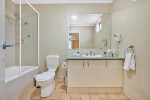 C Mandurah Apartment Resort - Brisbane 4u 4